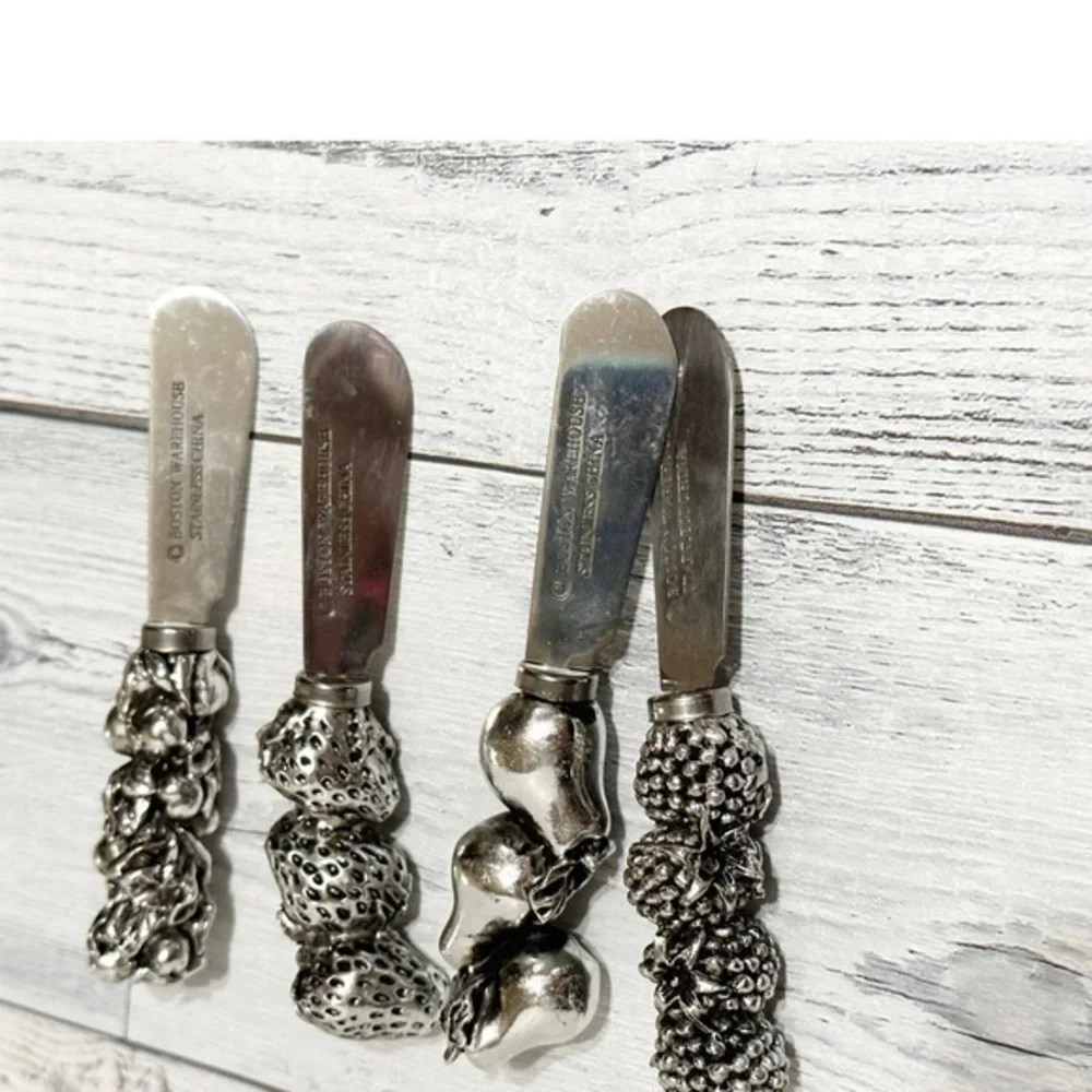Boston Warehouse Spreaders 4 Fruit Themed Cheese/Butter Cheeseboard Knives